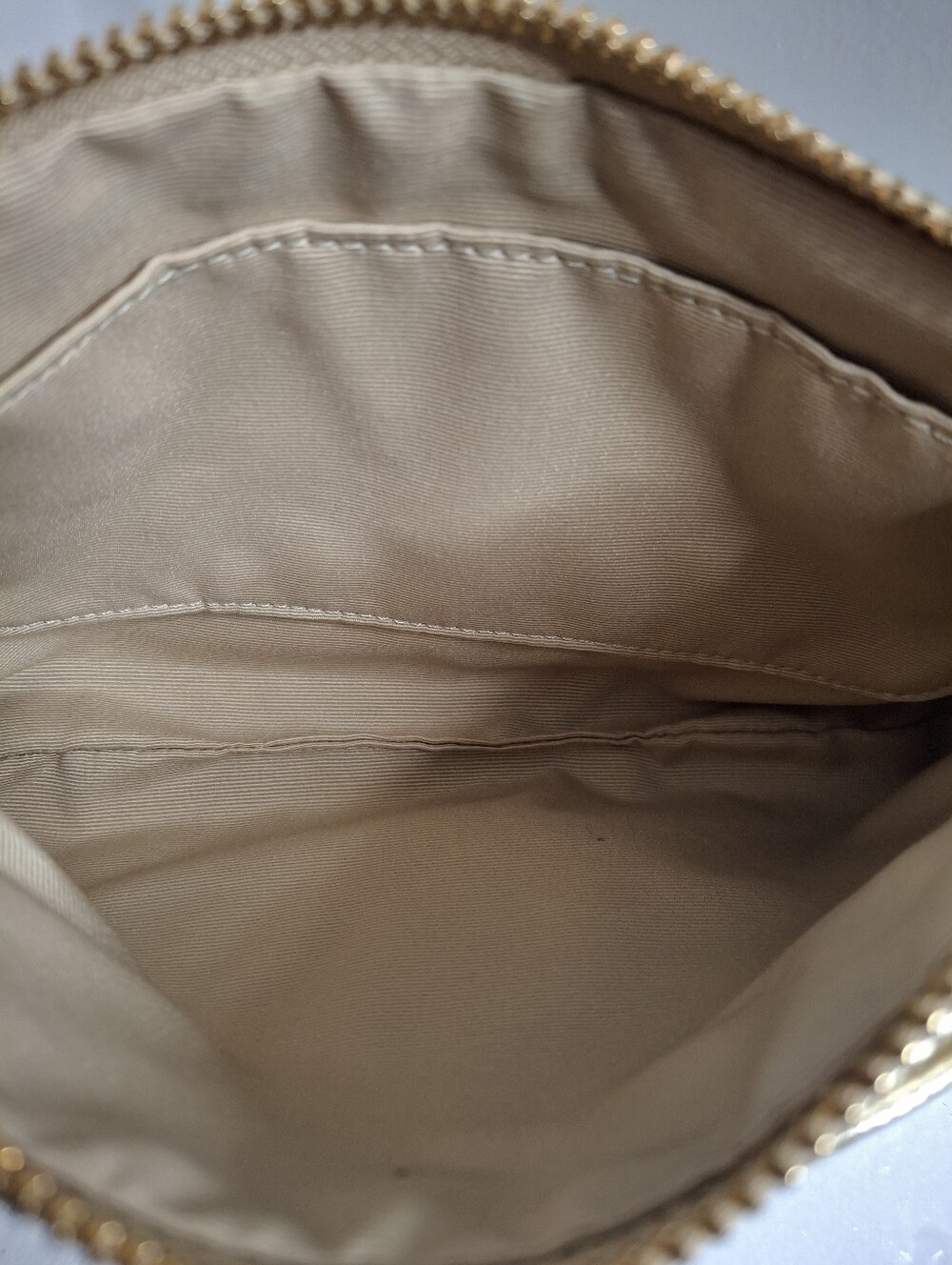 Coach Metallic Gold Pebbled Leather Large Wristlet Clutch EUC - Picture 5 of 6